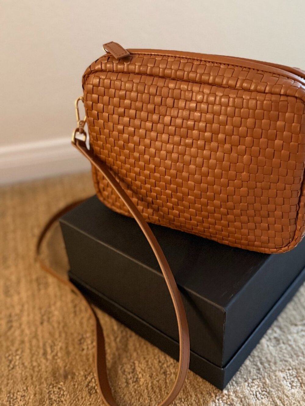 Quince gemma leather handwoven leather tan crossbody camera bag like new